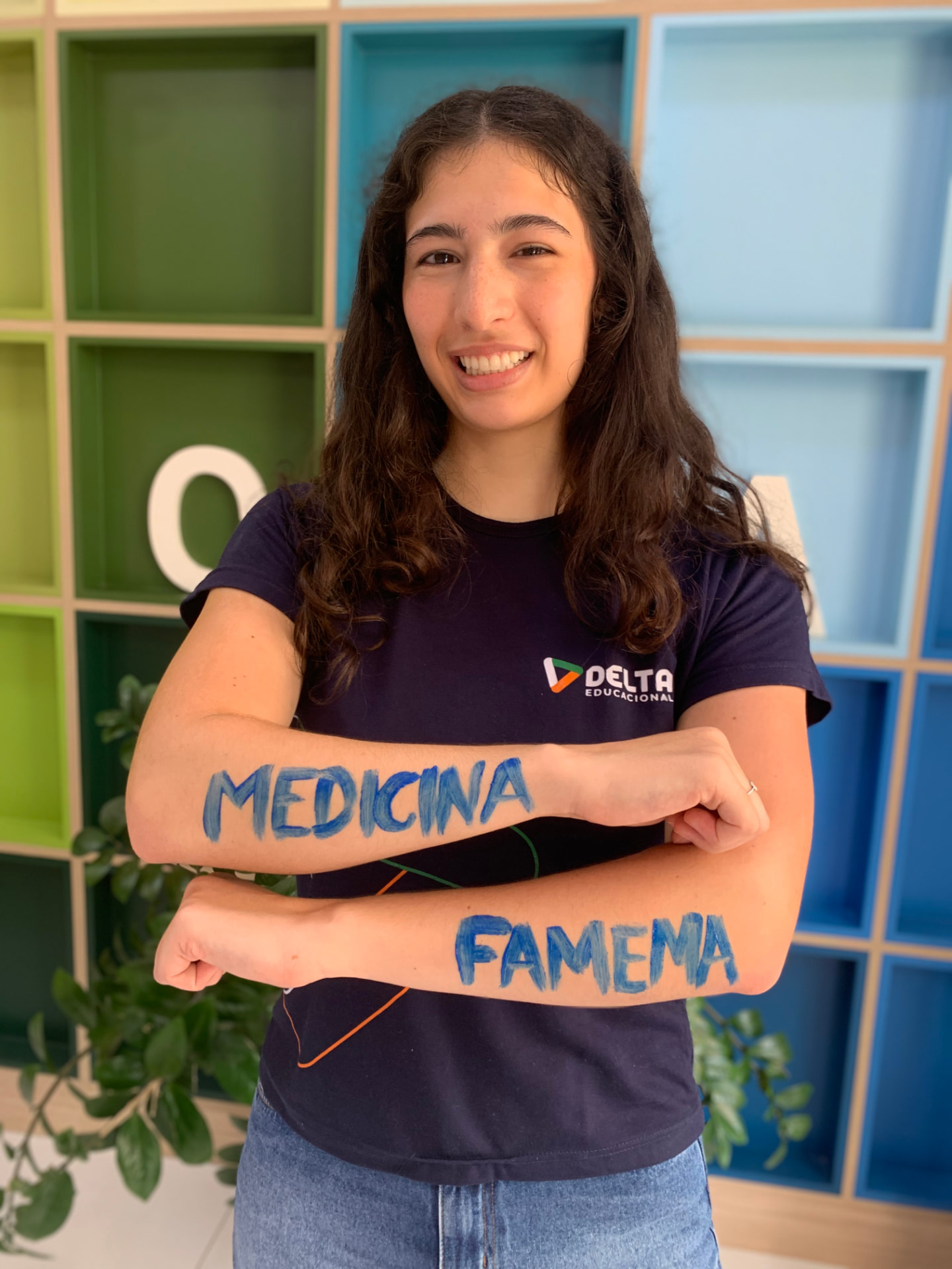 Lara Cabrera — Aprovação na FAMEMA